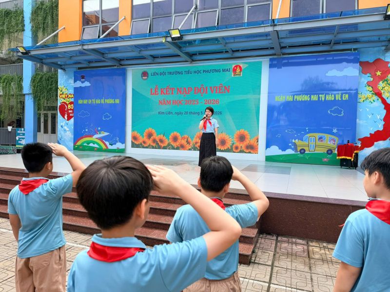 LI&Ecirc;N ĐỘI TRƯỜNG TIỂU HỌC PHƯƠNG MAI TỔ CHỨC LỄ KẾT NẠP ĐỘI VI&Ecirc;N MỚI ĐẦY &Yacute; NGHĨA