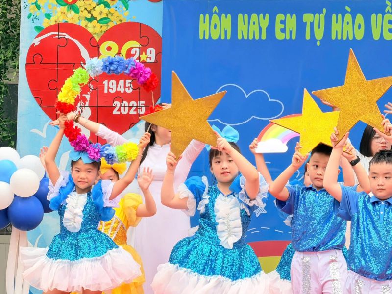 LỄ Đ&Oacute;N HỌC SINH LỚP 1